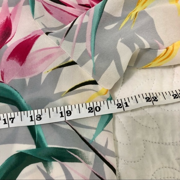 TOMMY BAHAMA 100% Silk Pink/Green/Yellow/Gray Tropical Floral Button Down Blouse - Picture 14 of 16